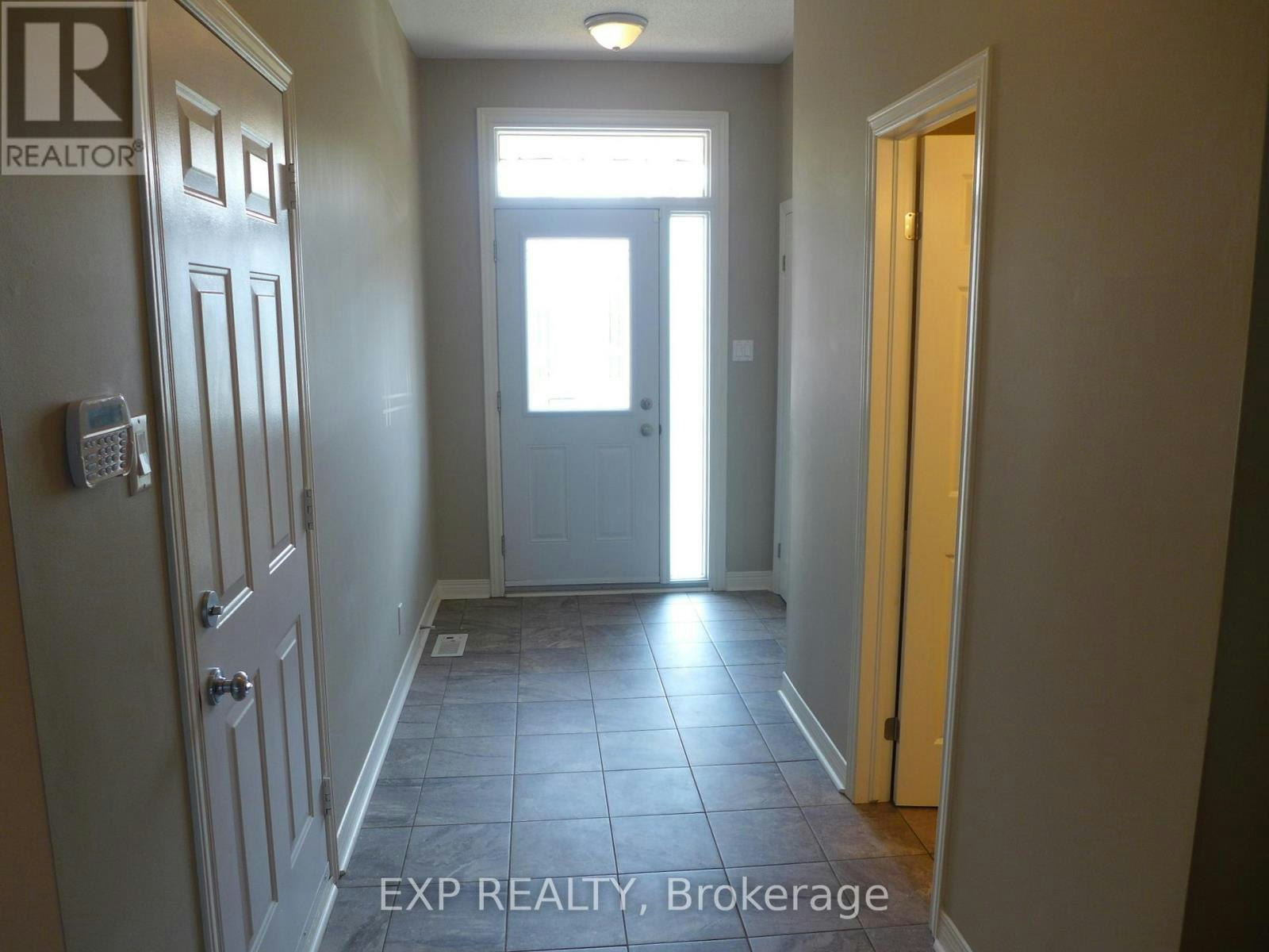 117 Thornbury Crescent, Ottawa, ON, K2G 6J1 - 6