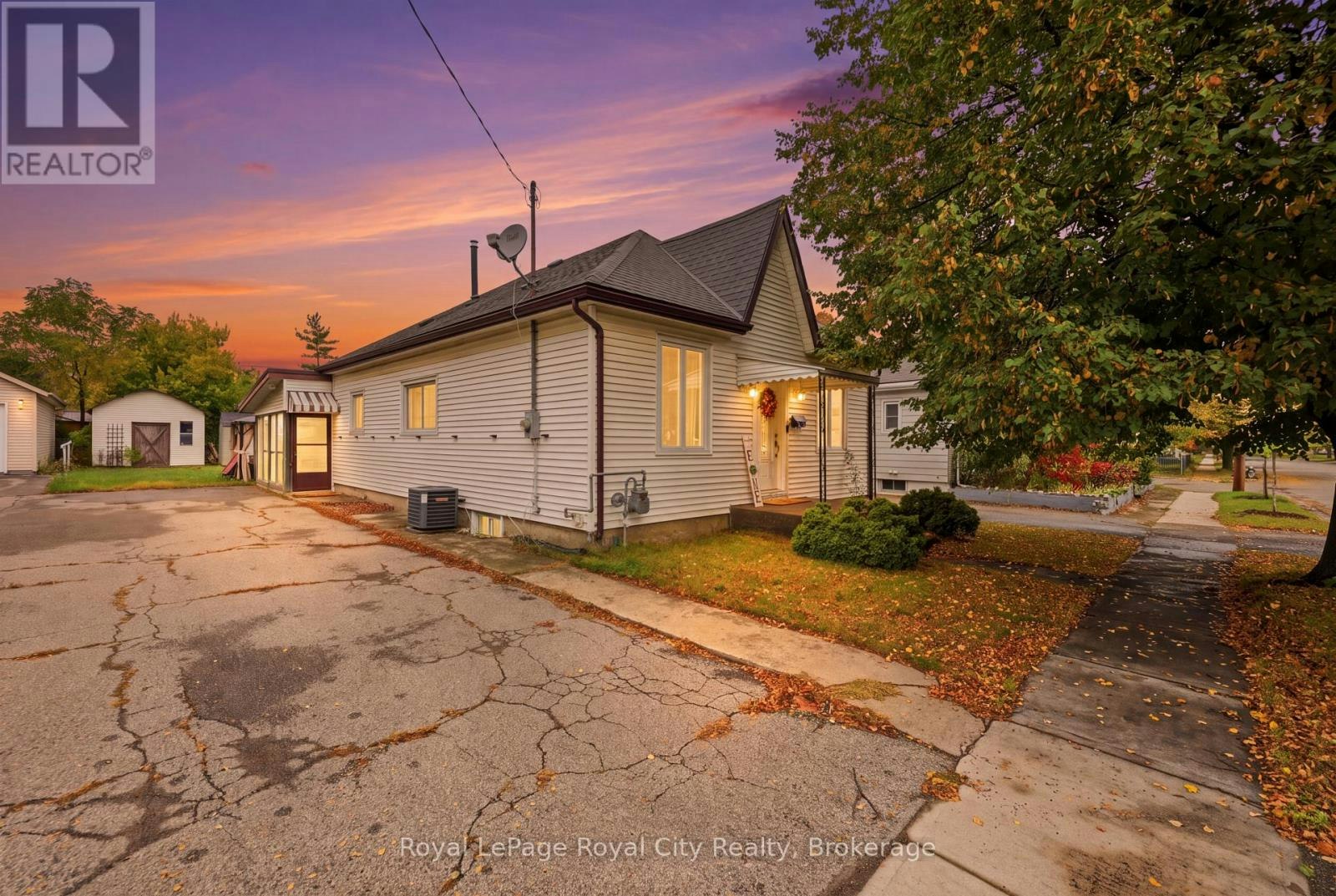 22 Hill Avenue, Brantford, ON, N3R 4G9