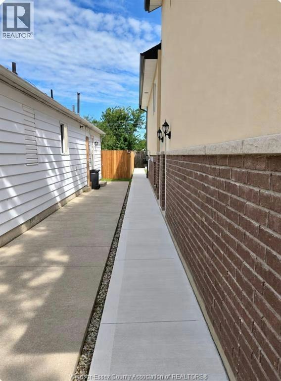 1740 Buckingham Drive, Windsor, ON, N8T 2A6 - 2