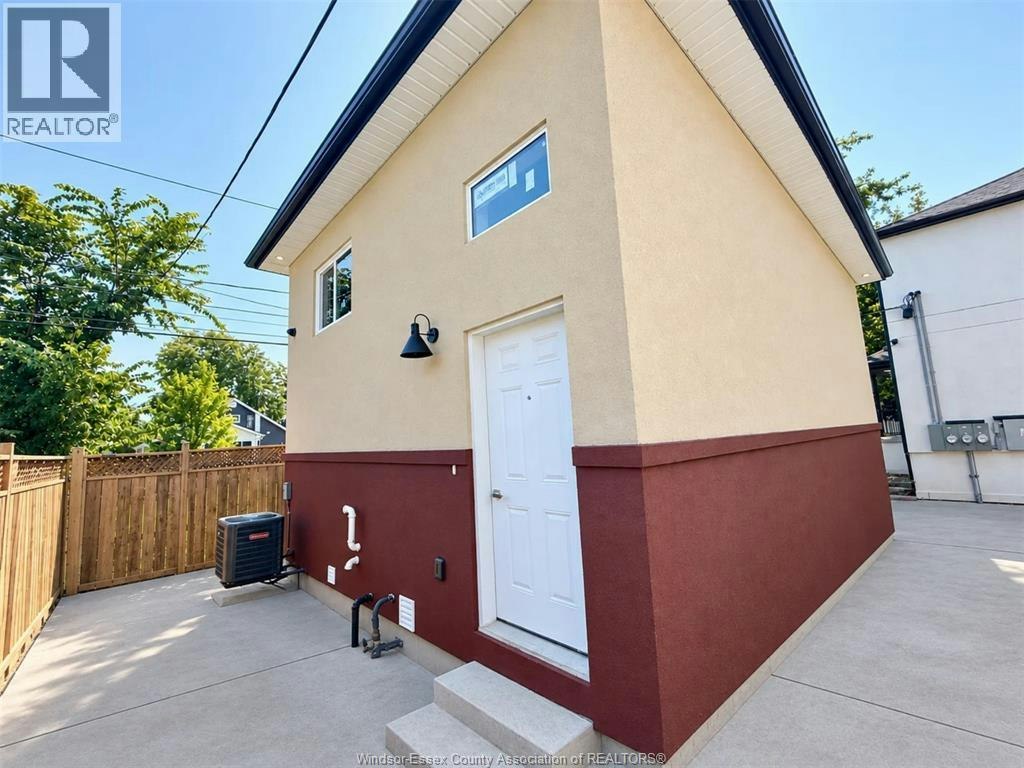 1740 Buckingham Drive, Windsor, ON, N8T 2A6