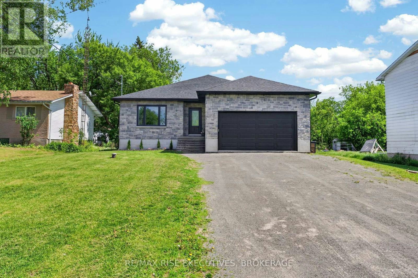 115 Hellen Street, Leeds and the Thousand Islands, ON, K0H 2N0
