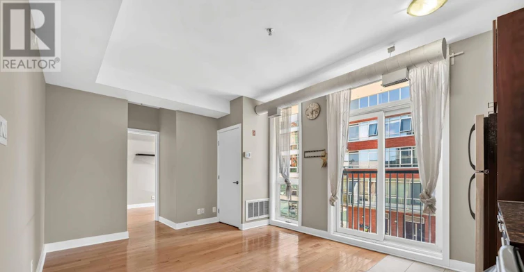 201-360 Cumberland Street, Ottawa, ON, K1N 0B1 - 12