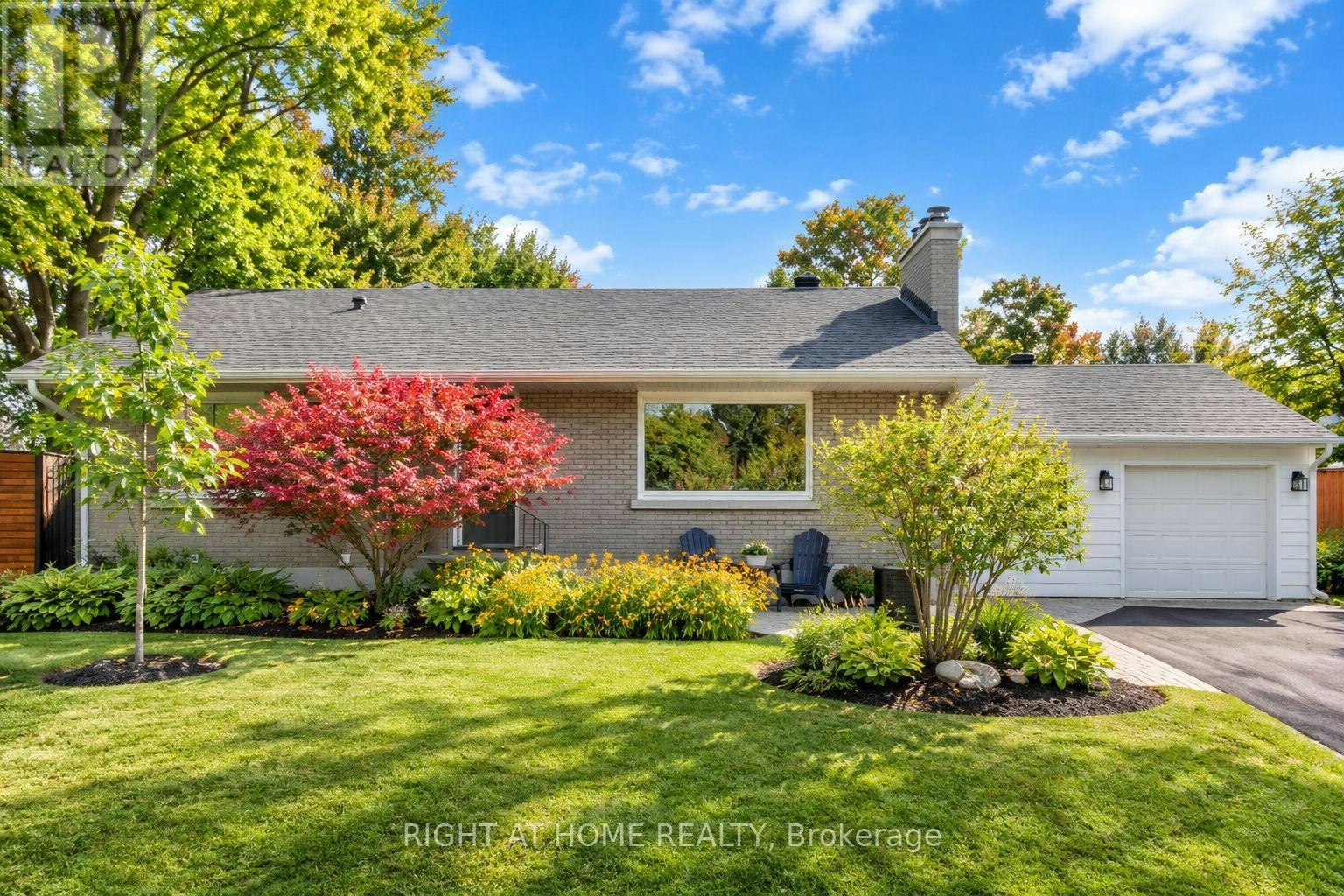 2045 Saville Row, Ottawa, ON, K2A 1A4