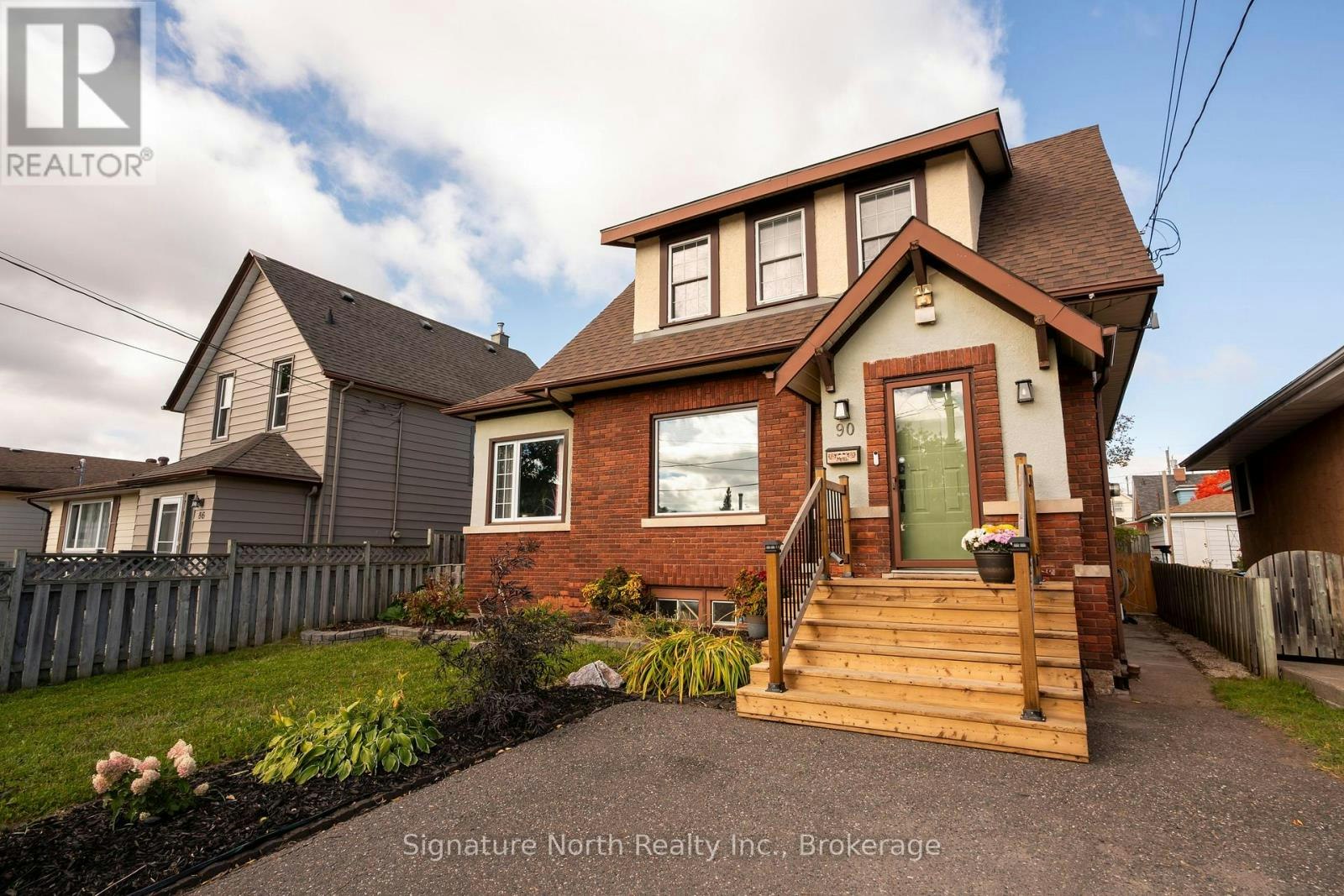 90 Peter Street, Thunder Bay, ON, P7A 5H3