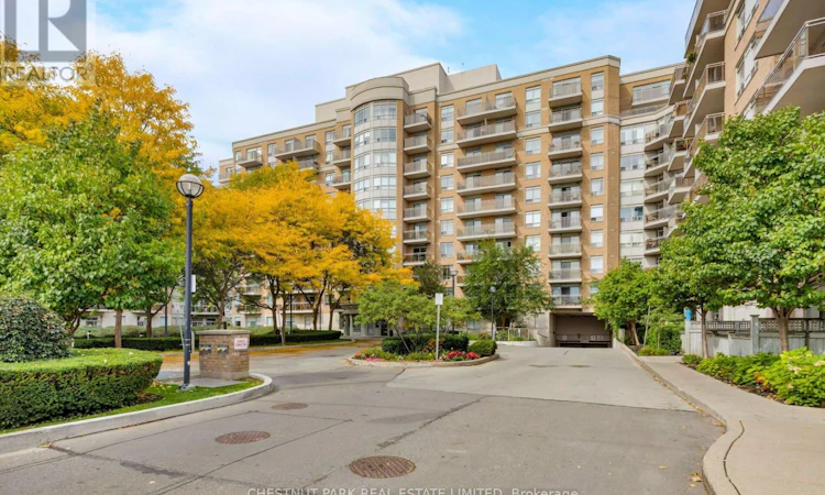 704-650 Lawrence Avenue W