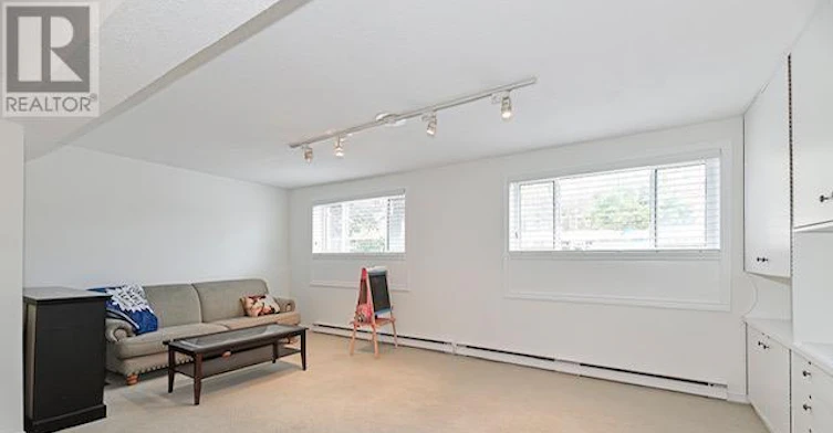 88 Carmichael Avenue, Toronto, ON, M5M 2W9 - 18