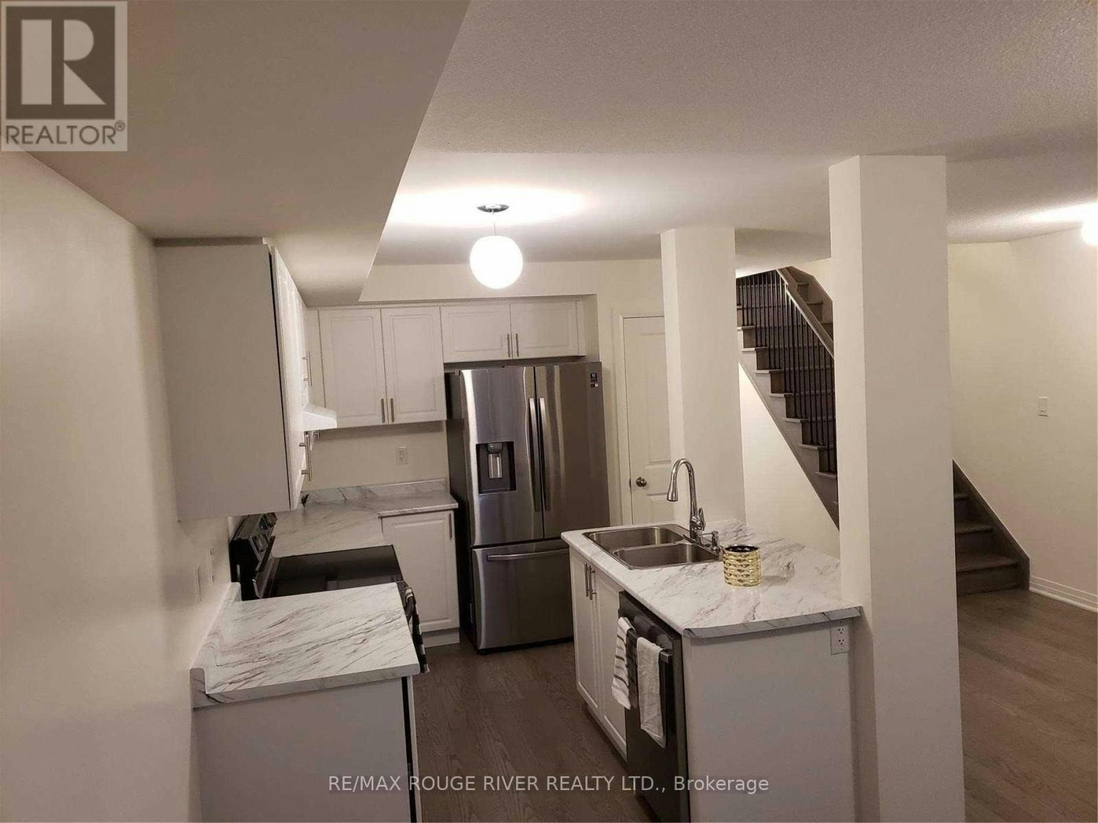 19 Caspian Square, Clarington, ON, L7C 3N1 - 3