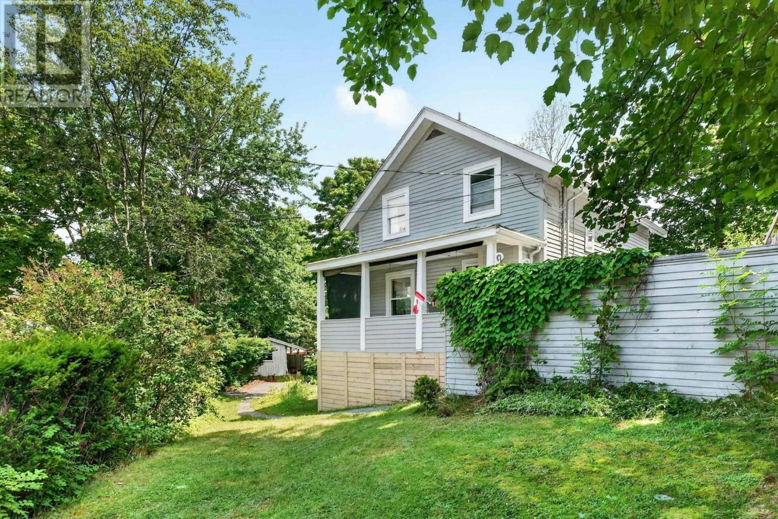 10 Braeburn Road, Halifax, NS, B3N 1C2