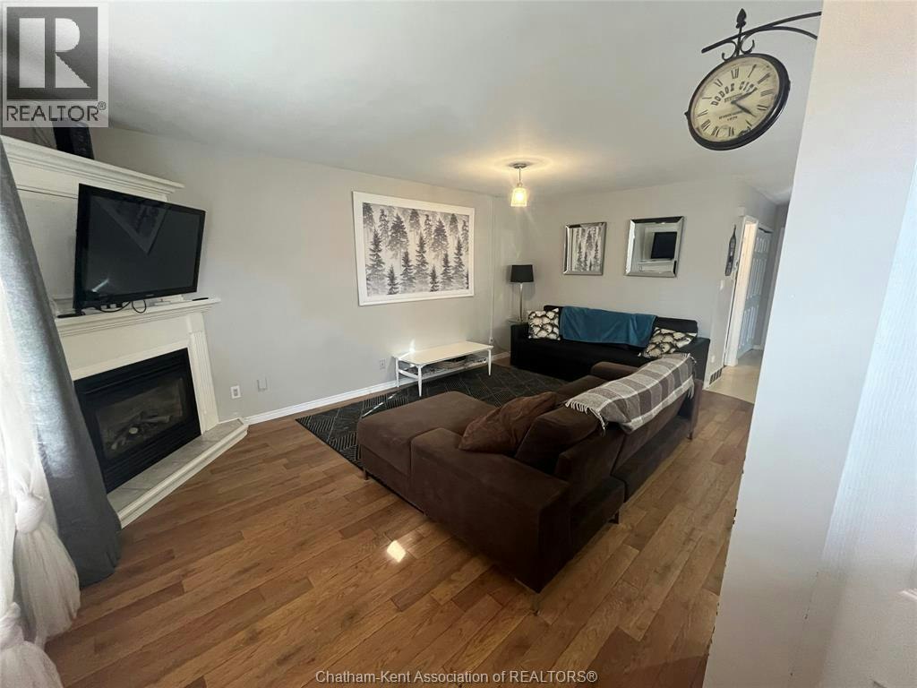 56 Mulberry Court, Chatham-Kent, ON, N7M 6H8 3