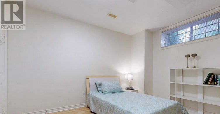 75 Green Meadows Circle, Toronto, ON, M2J 5G6 - 8