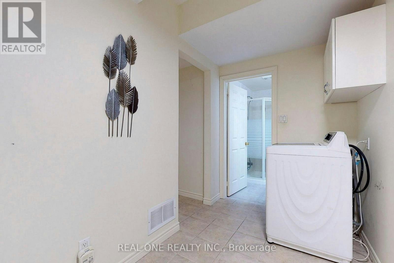 75 Green Meadows Circle, Toronto, ON, M2J 5G6 - 10