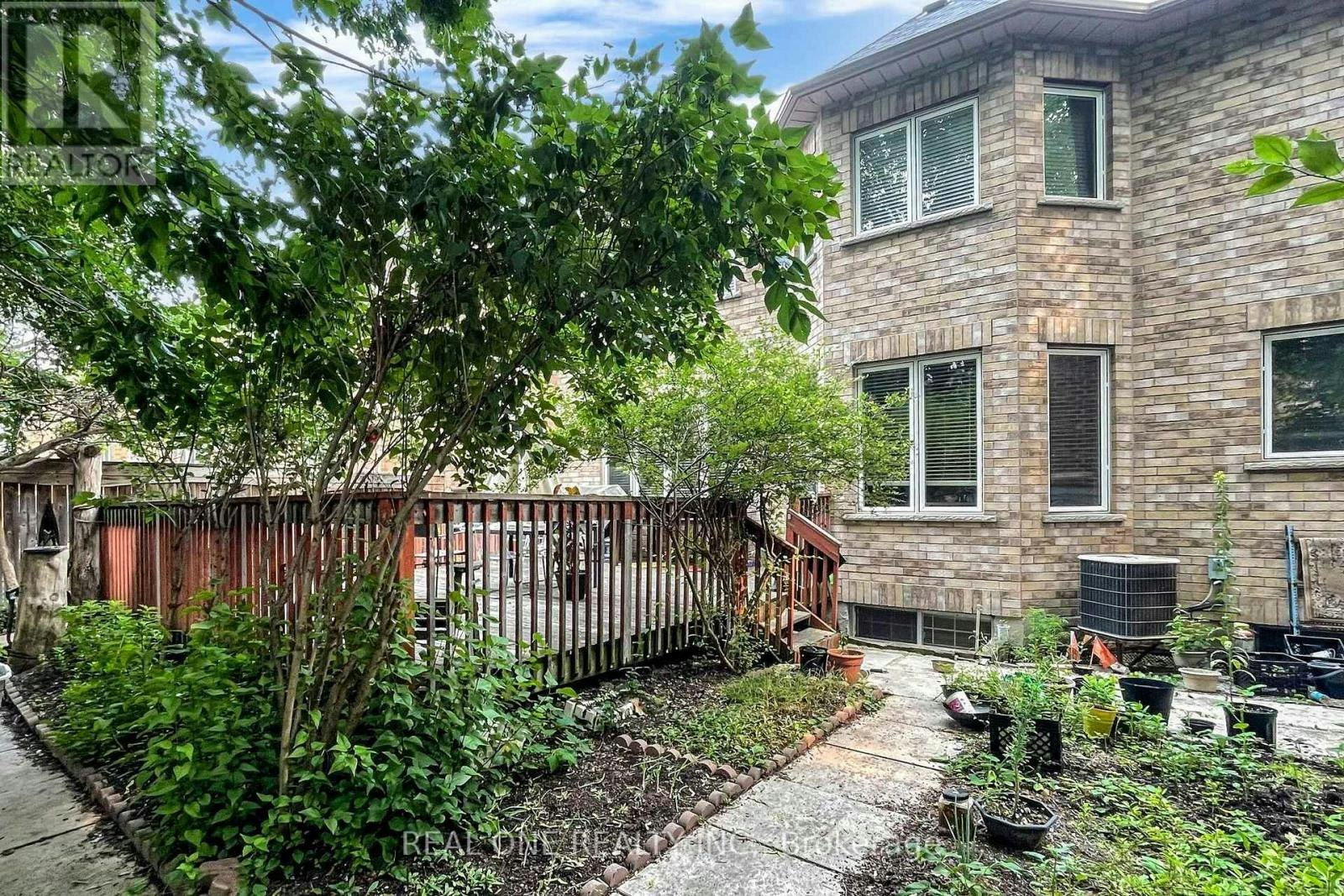 75 Green Meadows Circle, Toronto, ON, M2J 5G6 - 14