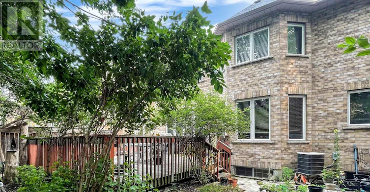 75 Green Meadows Circle, Toronto, ON, M2J 5G6 - 14