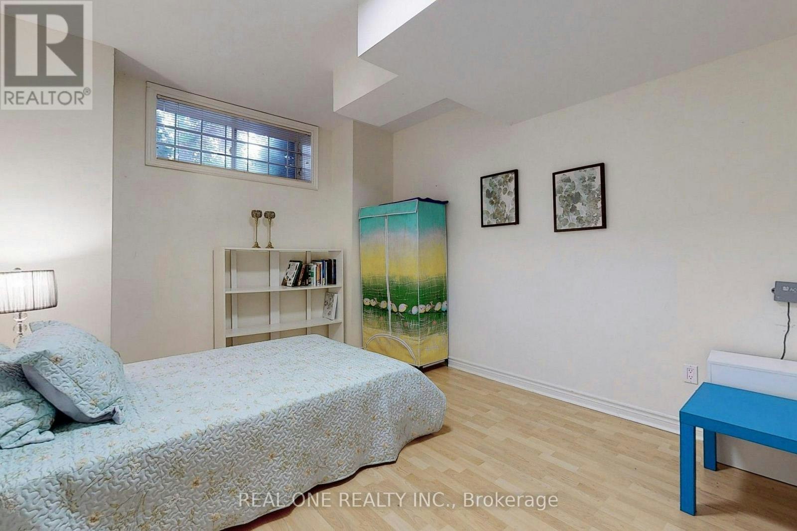 75 Green Meadows Circle, Toronto, ON, M2J 5G6 - 7