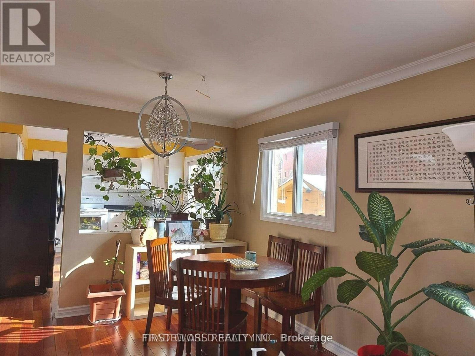 1-880 Leslie Valley Drive, Newmarket, ON, L3Y 7G9 - 10