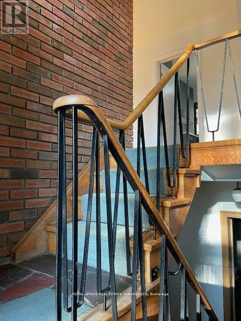 15 Willard Gardens, Toronto, ON, M6S 1E9 - 6