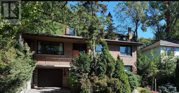15 Willard Gardens, Toronto, ON, M6S 1E9