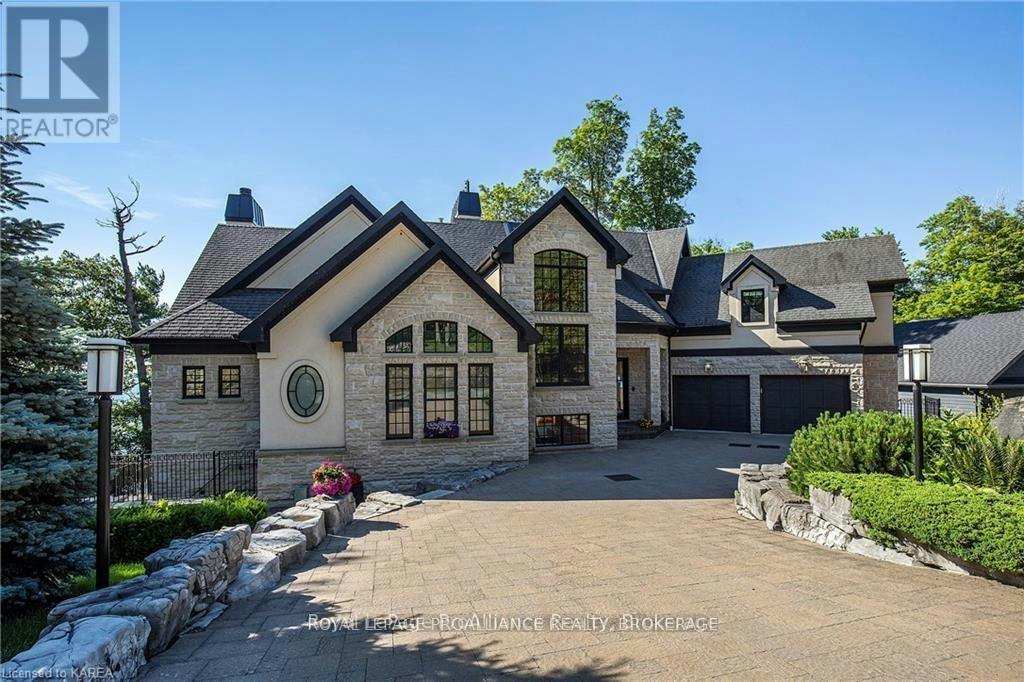 1618 St Lawrence Avenue, Kingston, ON, K7L 4V1
