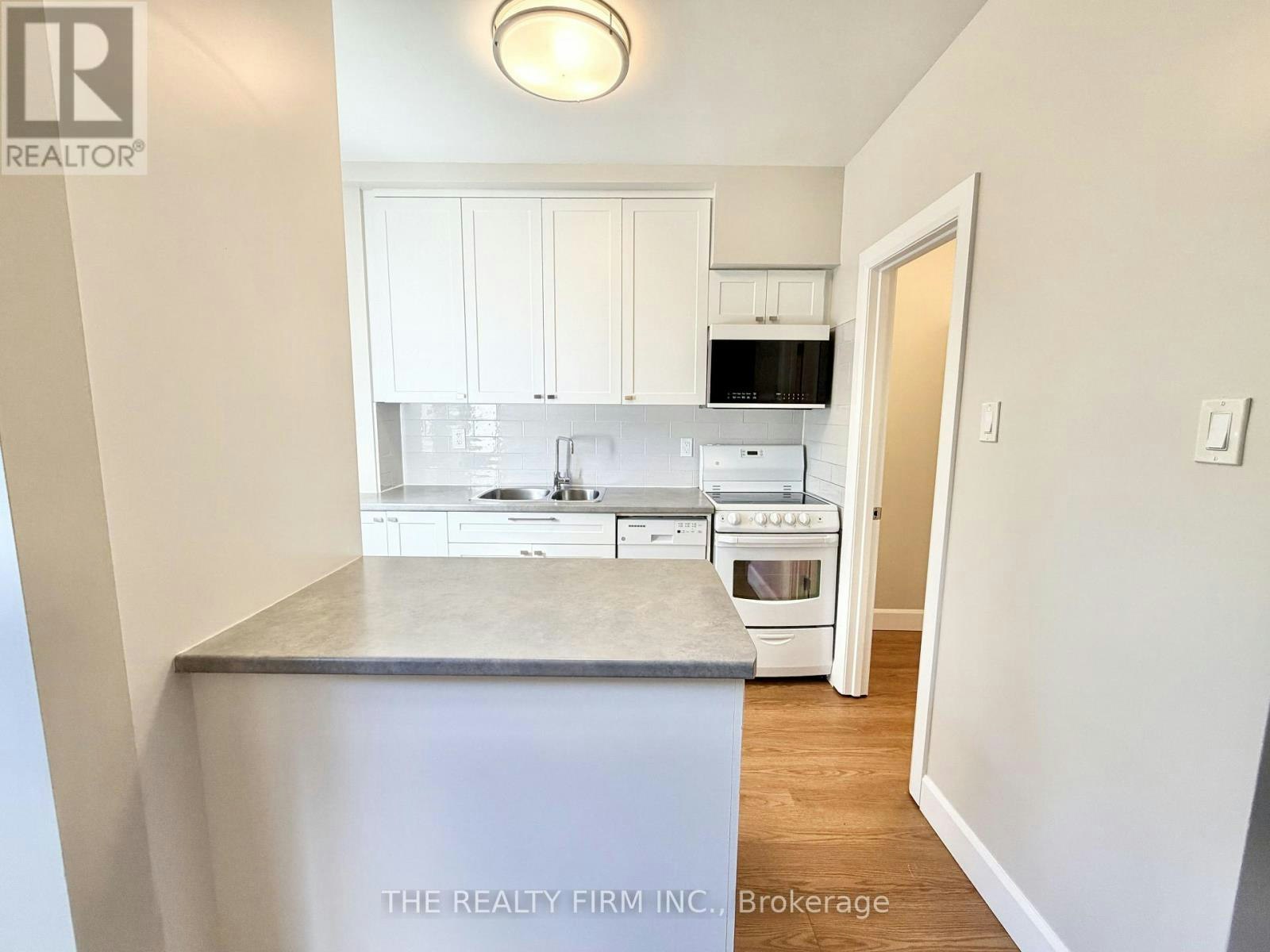 105-10 Beechwood Place, London, ON, N6C 1H7 - 2