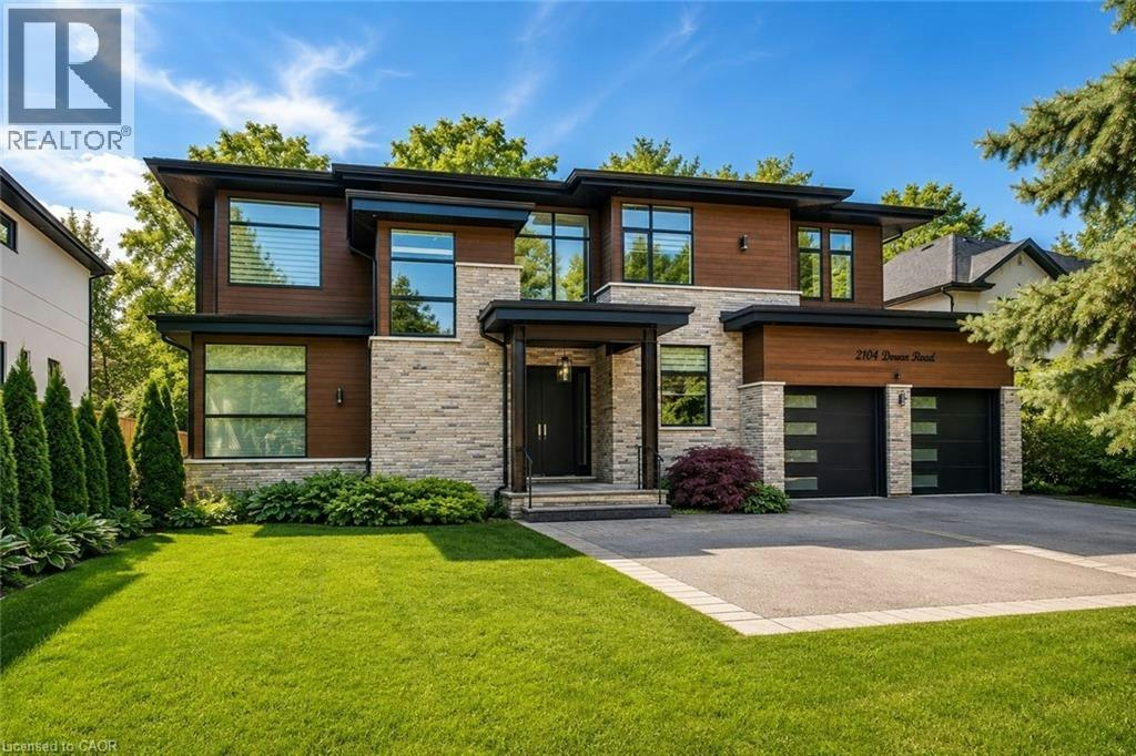 2104 Devon Road, Oakville, ON, L6J 2N2