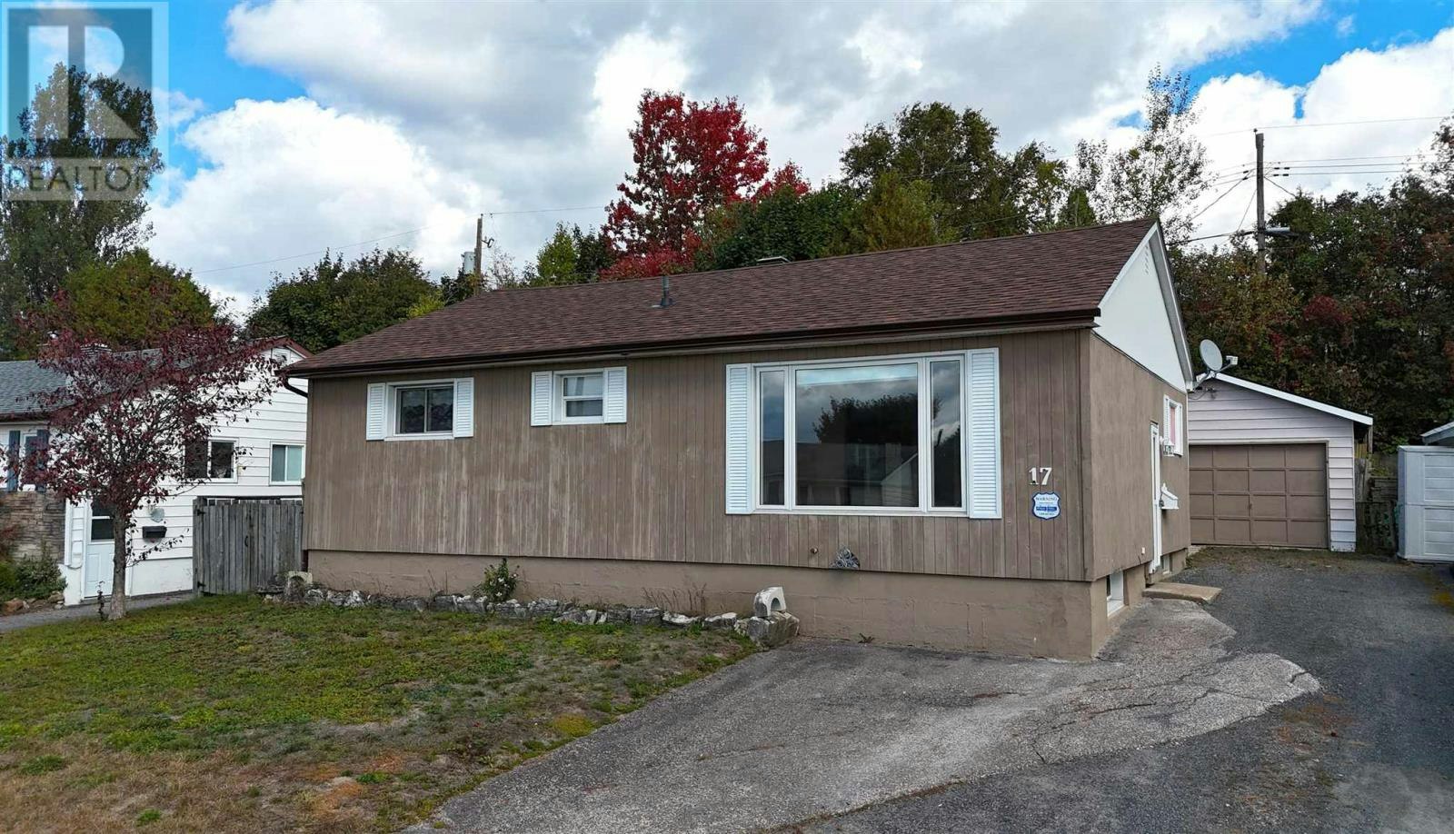 17 Brown Road, Elliot Lake, ON, P5A 1K2
