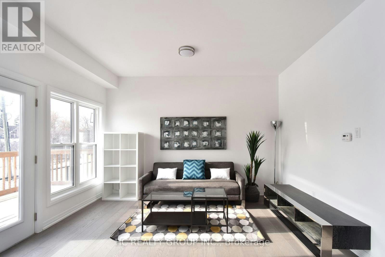 2 Yans Way, Markham, ON, L3R 0J8