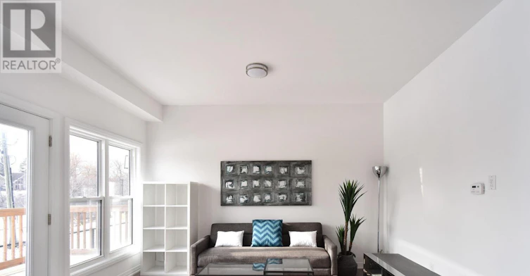 2 Yans Way, Markham, ON, L3R 0J8