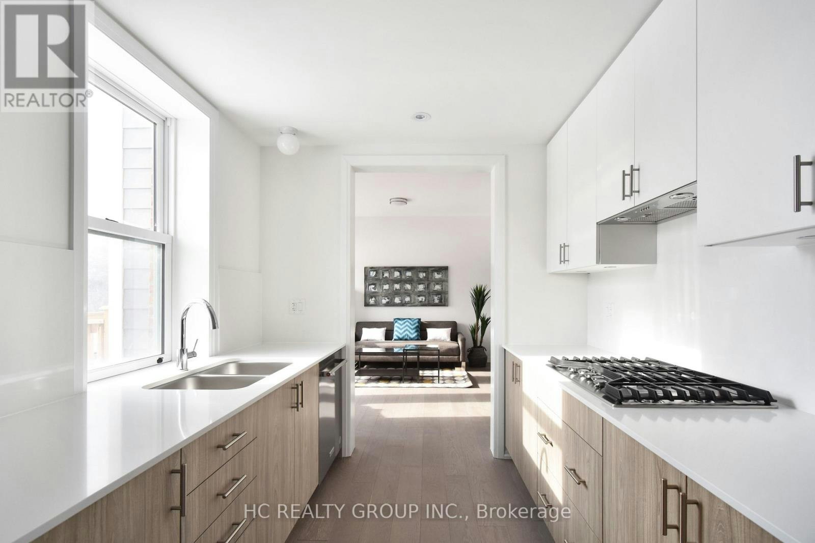 2 Yans Way, Markham, ON, L3R 0J8 - 3
