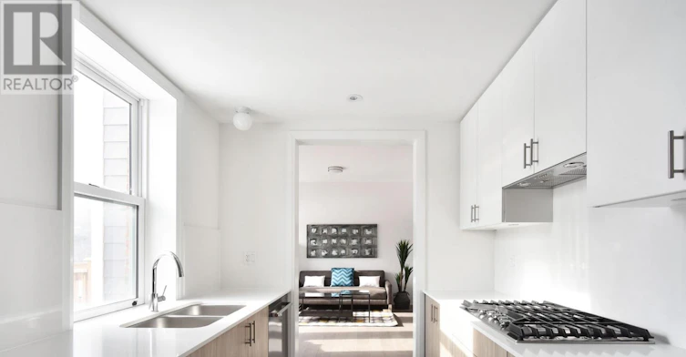 2 Yans Way, Markham, ON, L3R 0J8 - 3