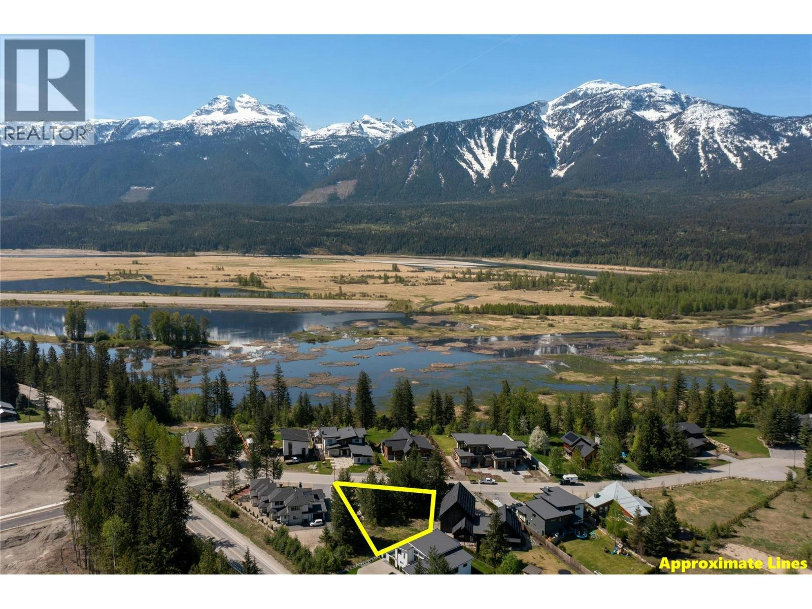 1350 Lee Road, Revelstoke, BC, V0E 2S1