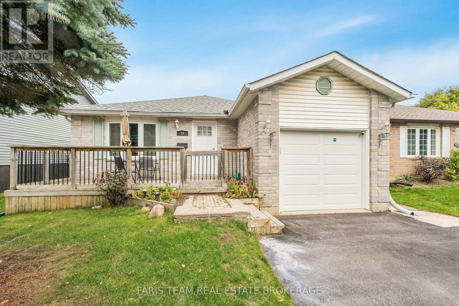24 Laurie Crescent, Barrie, ON, L4M 6C7