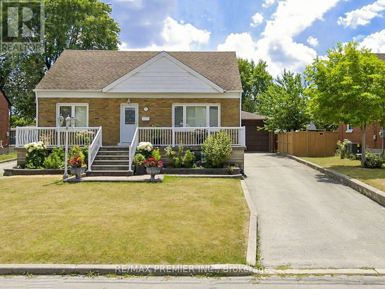 7 Mayall Avenue, Toronto, ON, M3L 1E3