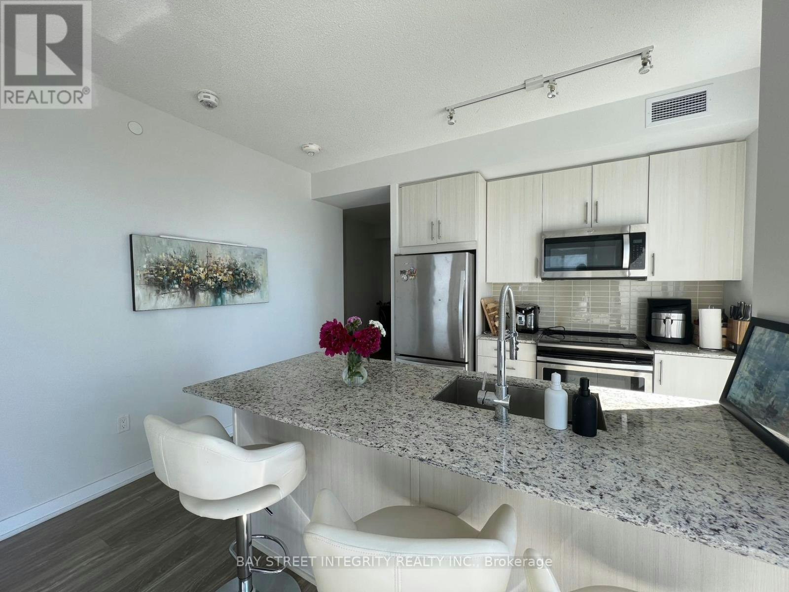 1920-4055 Parkside Village Drive, Mississauga, ON, L5B 0K8 - 7