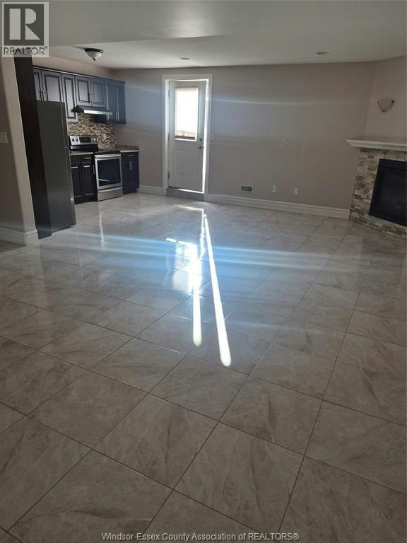LOWER-4783 Periwinkle, Windsor, ON, N9G 3G8 - 16