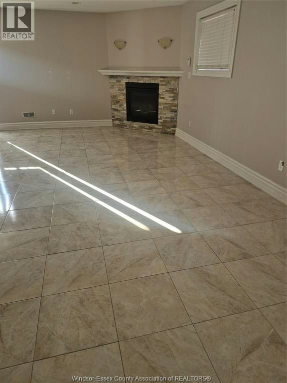 LOWER-4783 Periwinkle, Windsor, ON, N9G 3G8 - 4
