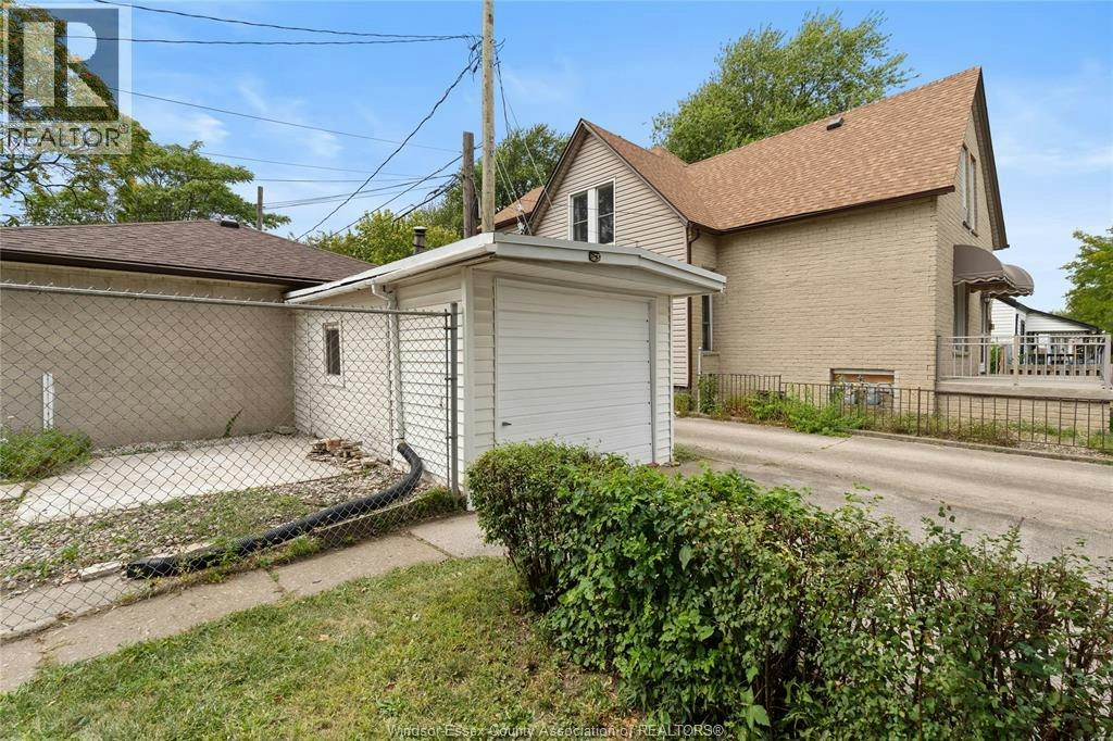 192 Shepherd Street East, Windsor, ON, N9X 2K3 - 20