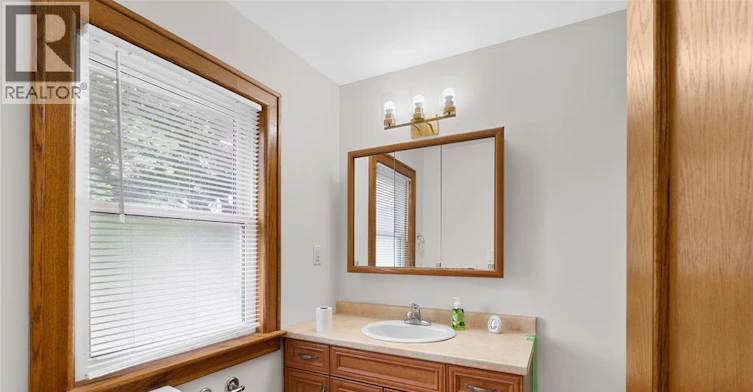 192 Shepherd Street East, Windsor, ON, N9X 2K3 - 13