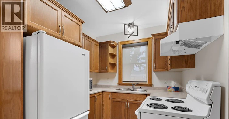 192 Shepherd Street East, Windsor, ON, N9X 2K3 - 9