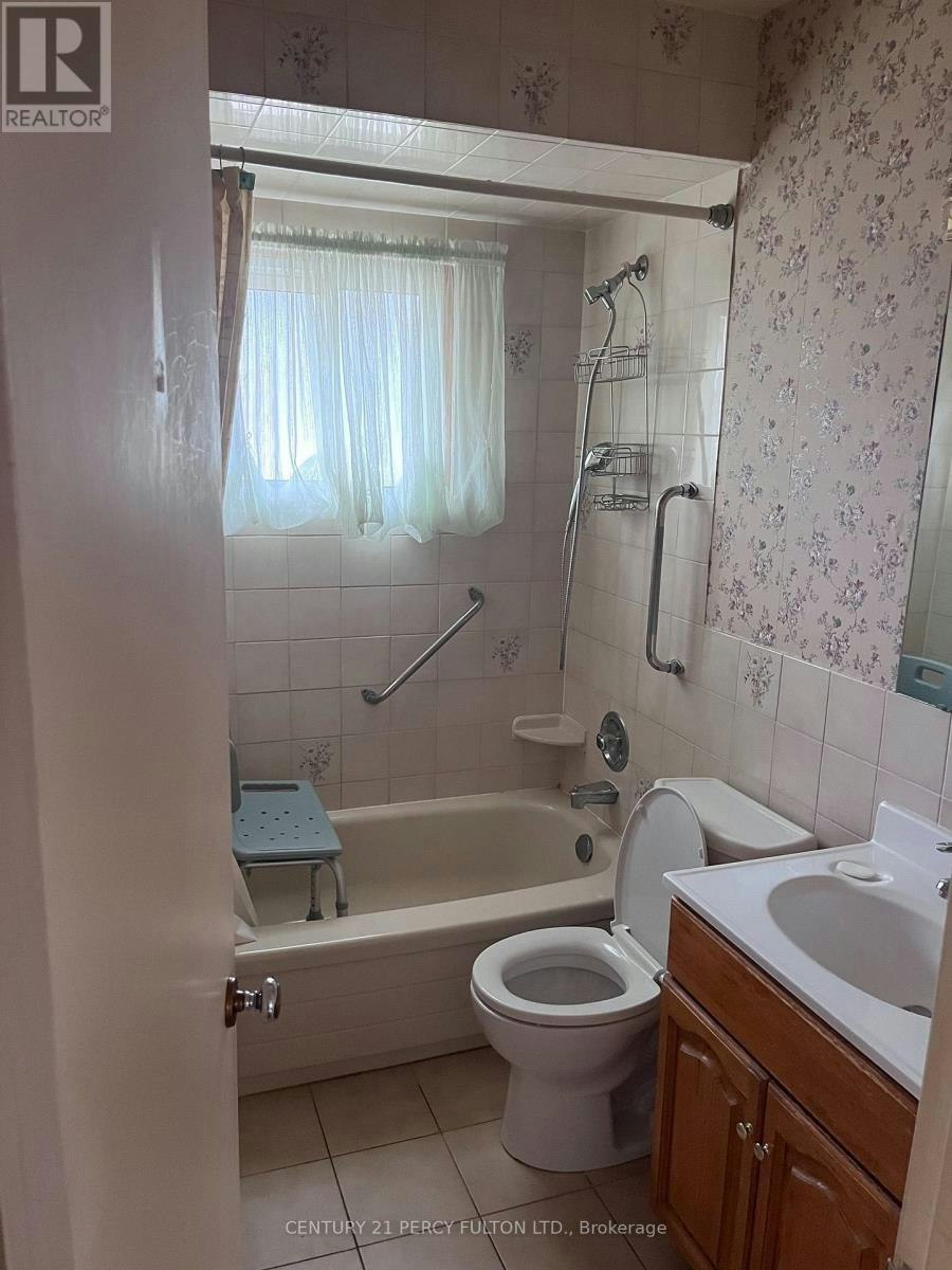 41 Pachino Boulevard, Toronto, ON, M1R 4J6 - 7