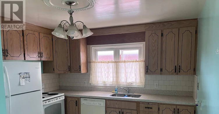 41 Pachino Boulevard, Toronto, ON, M1R 4J6 - 2