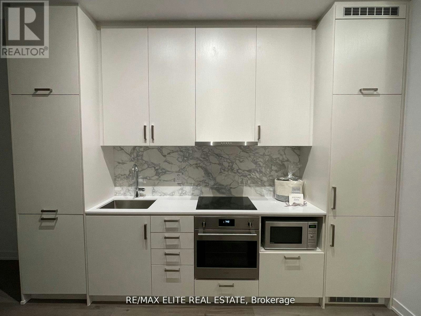 510-60 Honeycrisp Crescent, Vaughan, ON, L4K 0N5 - 2