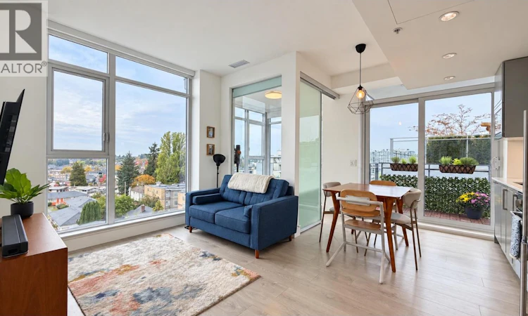 706-2435 Kingsway