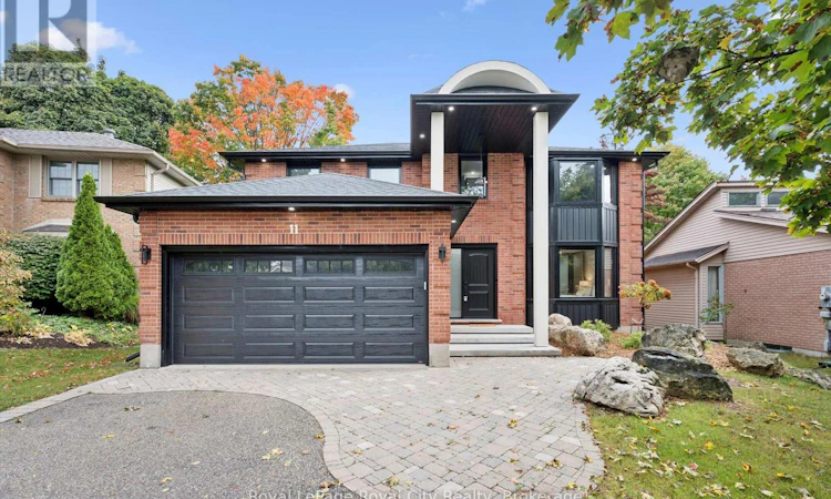 11 Bridlewood Drive