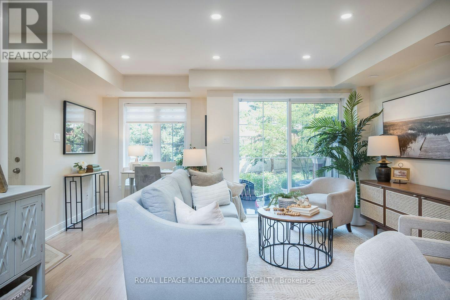 15-2563 Sixth Line, Oakville, ON, L6H 0H7
