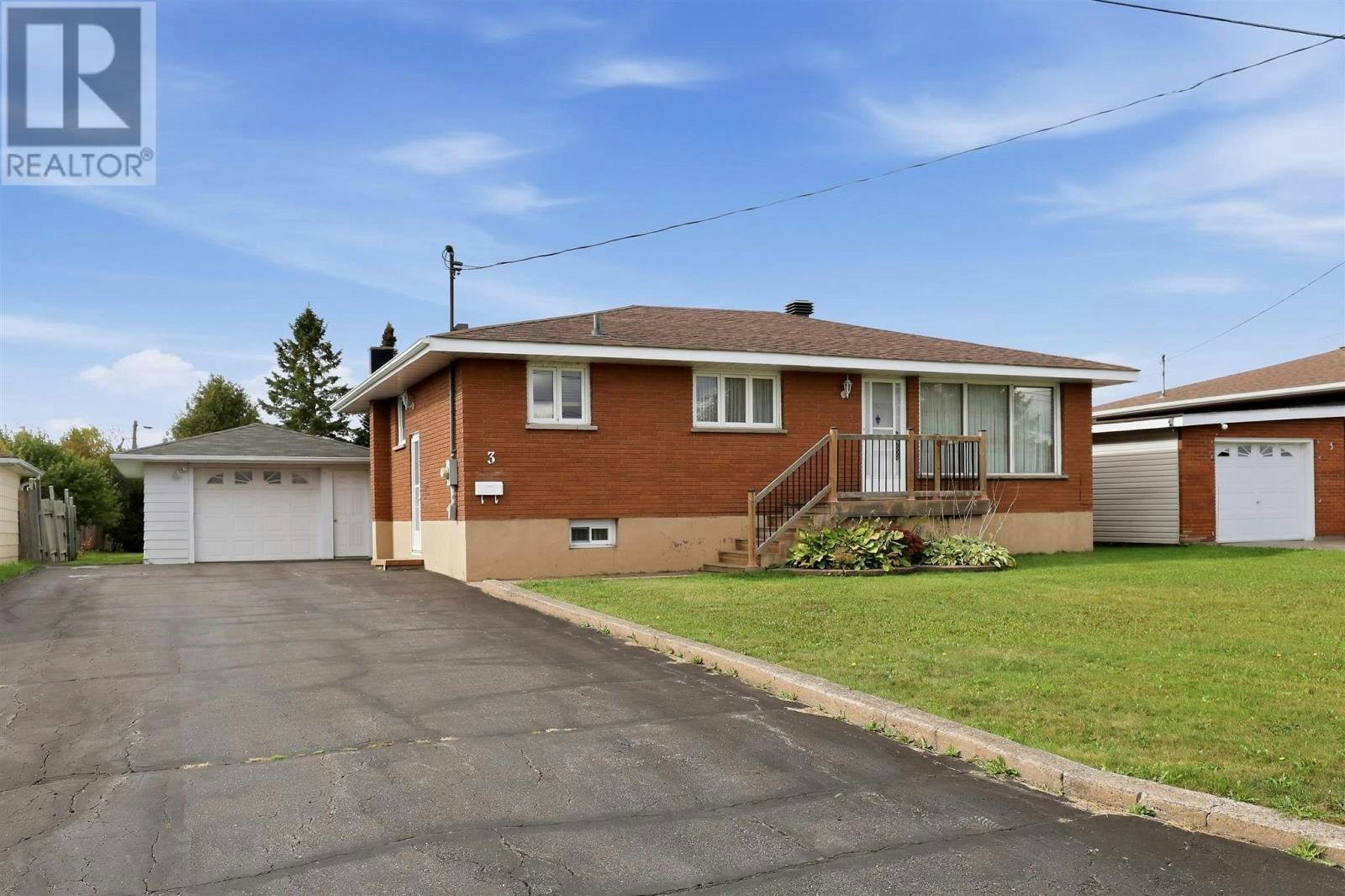3 Dawson Avenue, Sault Ste. Marie, ON, P6C 4B2
