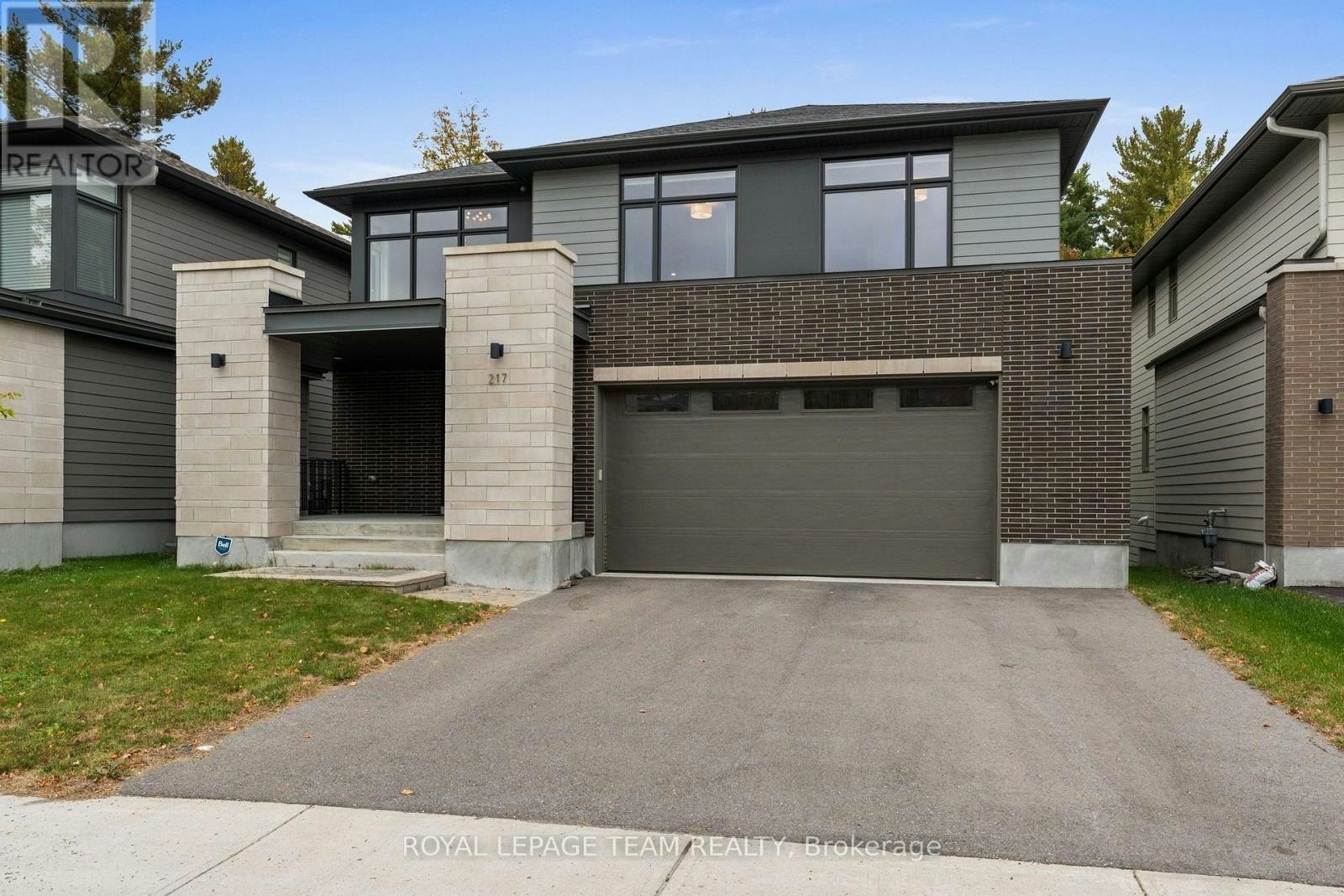 217 Ketchikan Crescent, Ottawa, ON, K2T 0S3