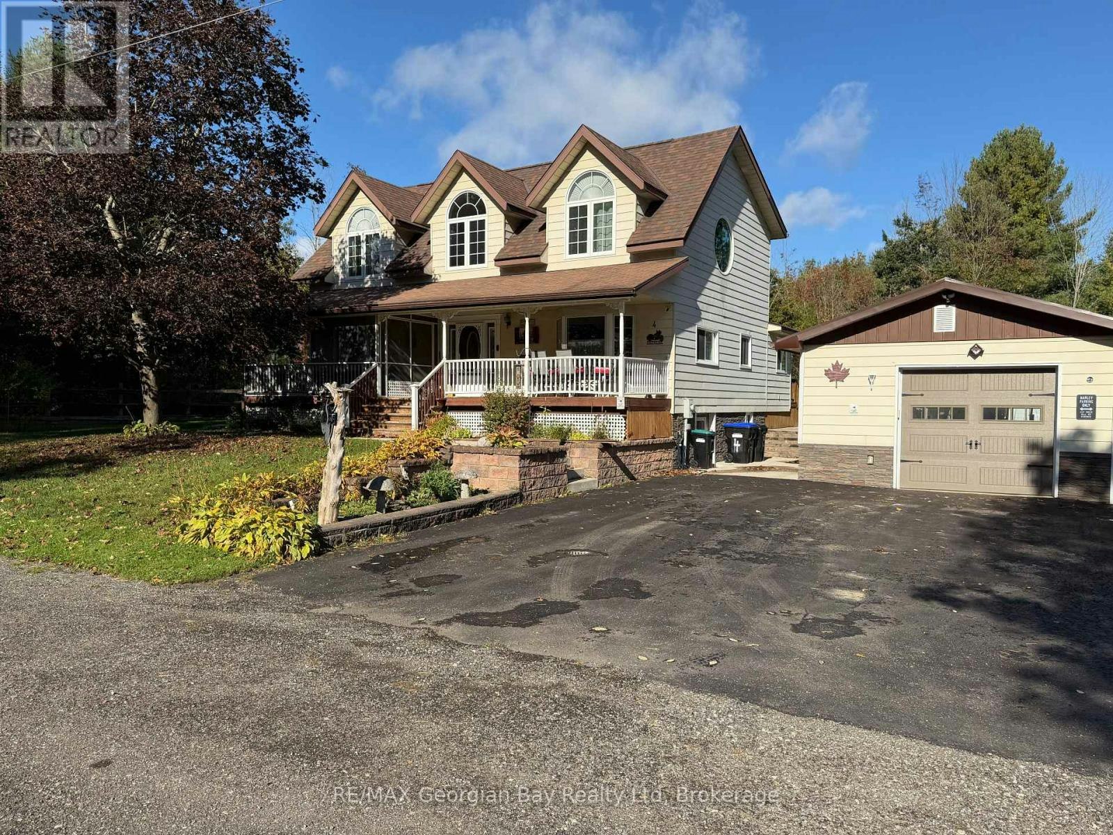 4 Moore Avenue, Tay, ON, L0K 2A0