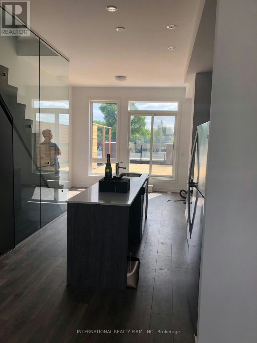 48 Perth Avenue, Toronto, ON, M6R 0A8 - 33