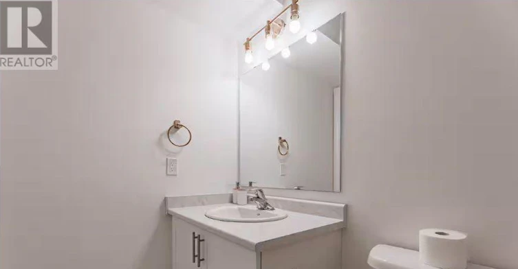 48 Hiawatha Court, Vaughan, ON, L4L 0J2 - 3