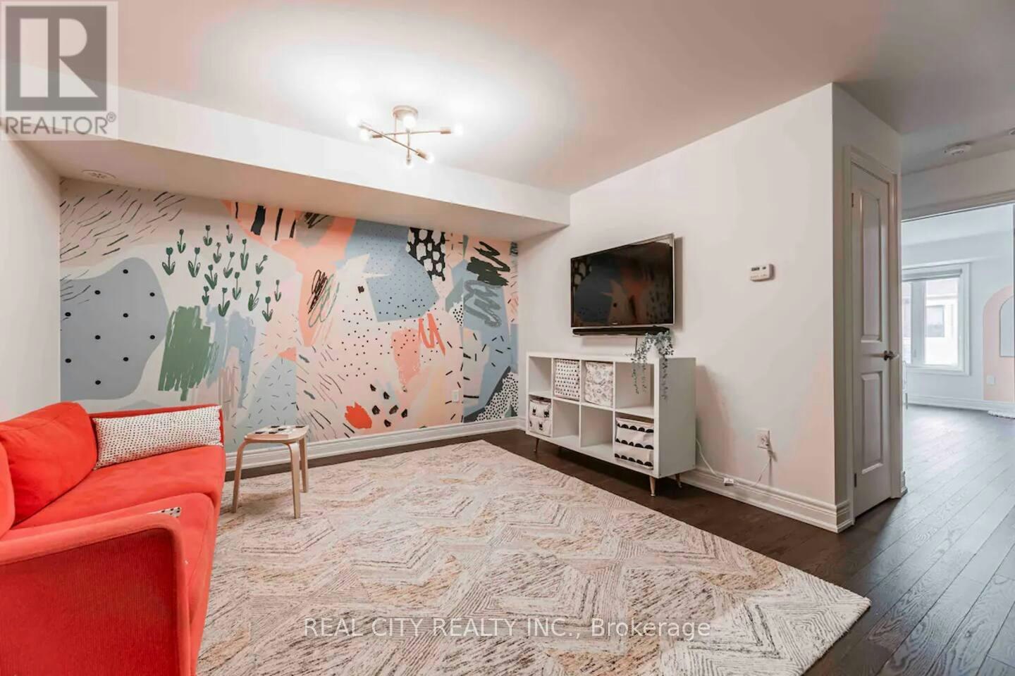 48 Hiawatha Court, Vaughan, ON, L4L 0J2 4
